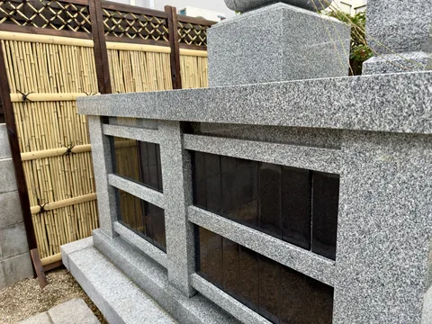 納骨者の法名やご命日を刻印する表札