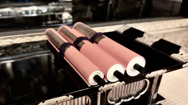 教行寺本堂に整えられた法要の仏具